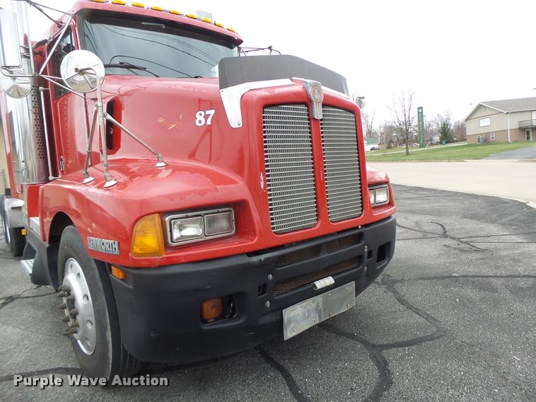 image for item DB1290 1994 Kenworth T600 semi truck