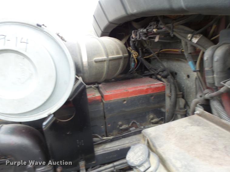 image for item DB1290 1994 Kenworth T600 semi truck