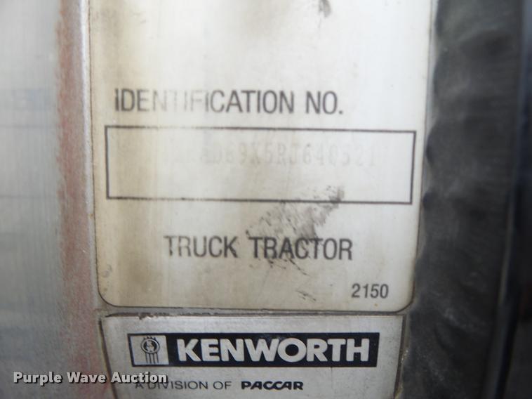image for item DB1290 1994 Kenworth T600 semi truck