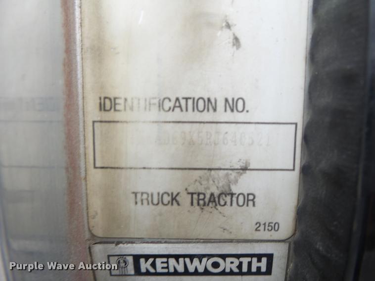 image for item DB1290 1994 Kenworth T600 semi truck