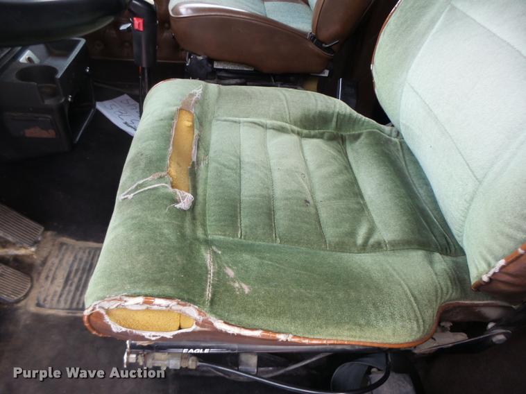 image for item DB1290 1994 Kenworth T600 semi truck