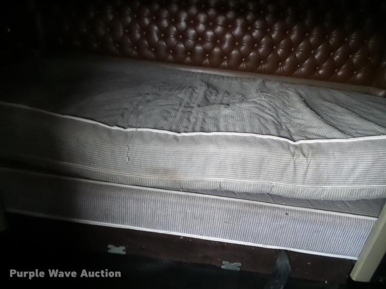 image for item DB1290 1994 Kenworth T600 semi truck