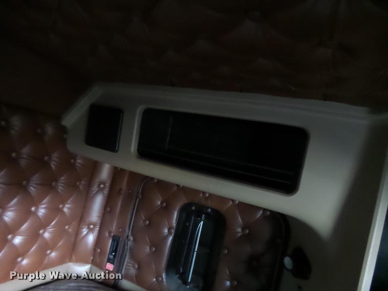 image for item DB1290 1994 Kenworth T600 semi truck