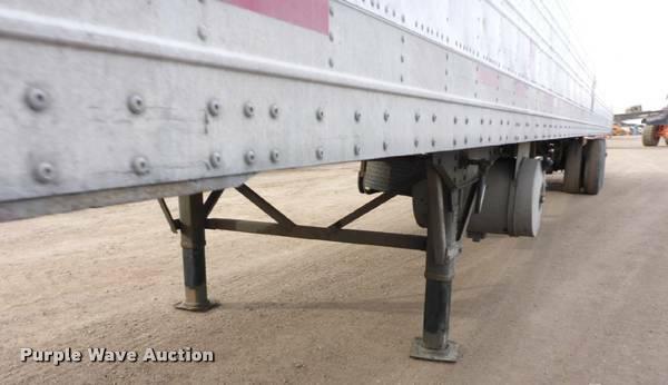 image for item F1749 2000 Wabash refrigerated van trailer