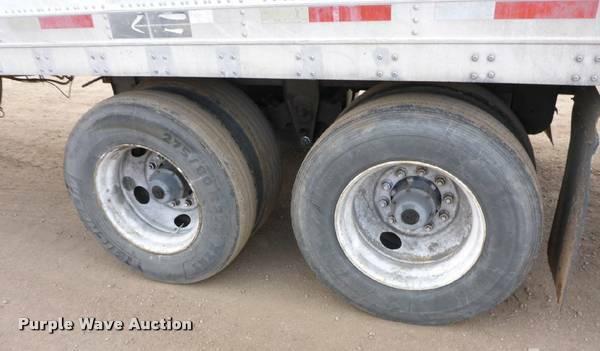 image for item F1749 2000 Wabash refrigerated van trailer