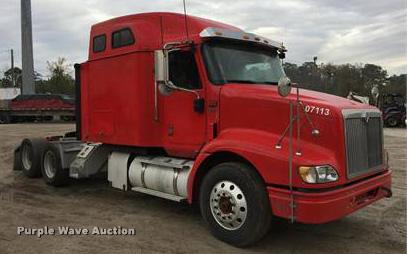 image for item F1772 2007 International 9200i semi truck