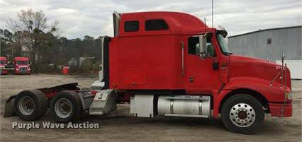 image for item F1772 2007 International 9200i semi truck