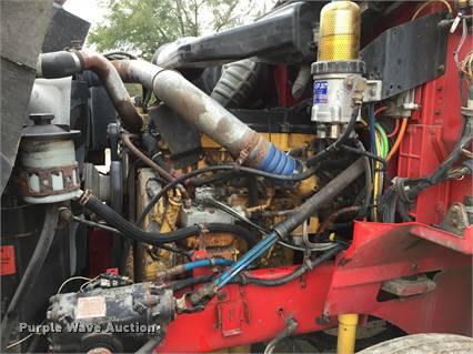 image for item F1772 2007 International 9200i semi truck