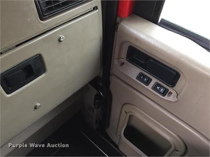 image for item F1772 2007 International 9200i semi truck