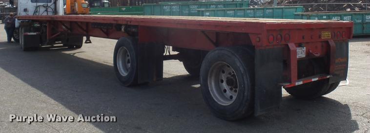 image for item J1570 1998 Fontaine flatbed trailer