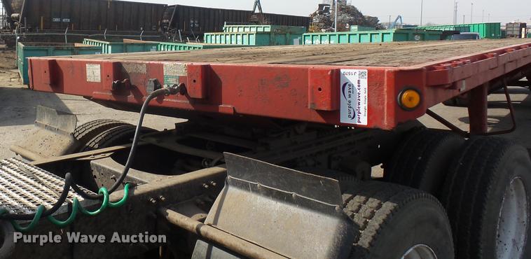 image for item J1570 1998 Fontaine flatbed trailer