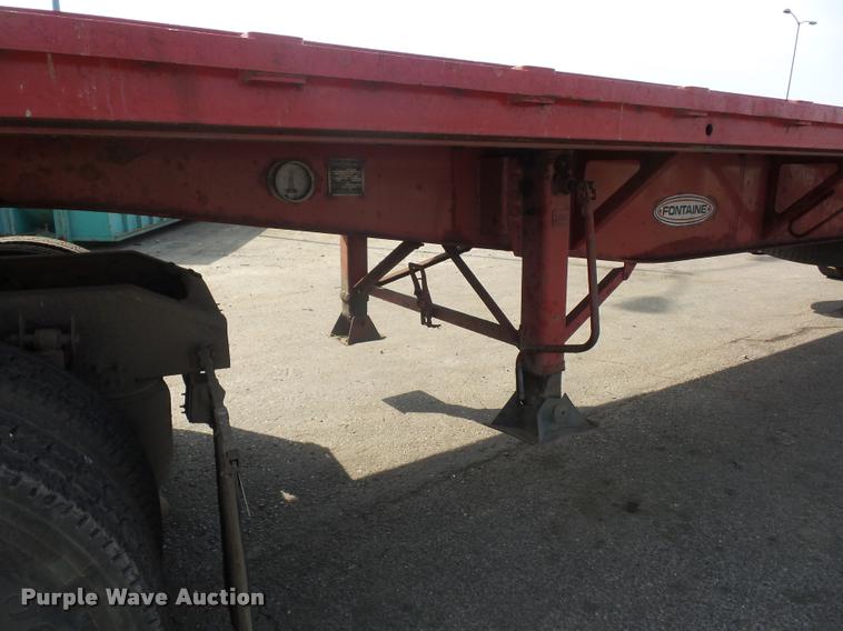 image for item J1570 1998 Fontaine flatbed trailer