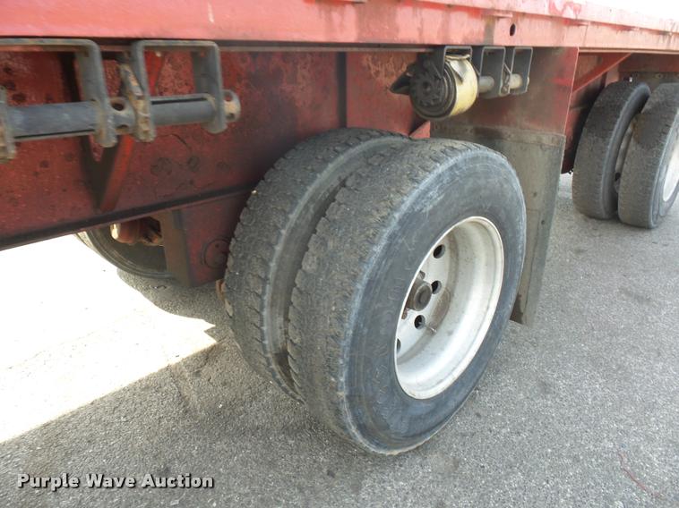 image for item J1570 1998 Fontaine flatbed trailer
