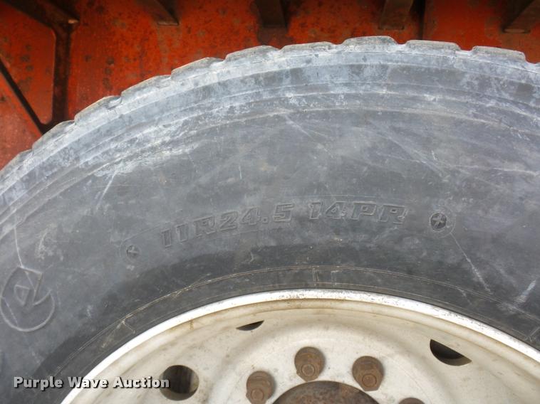 image for item J1570 1998 Fontaine flatbed trailer