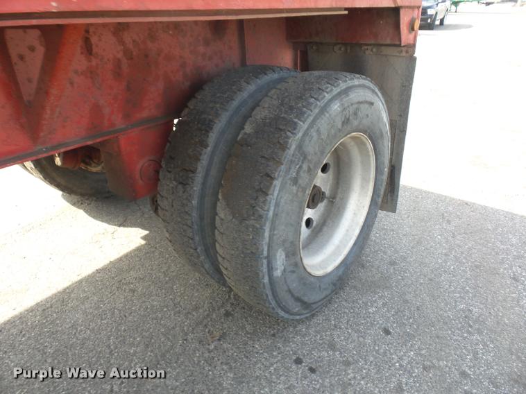 image for item J1570 1998 Fontaine flatbed trailer