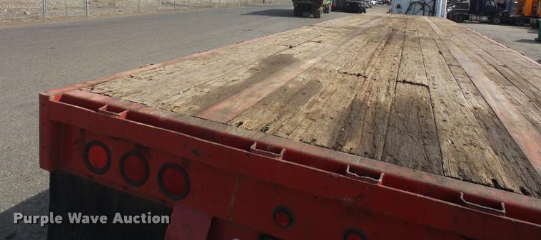 image for item J1570 1998 Fontaine flatbed trailer