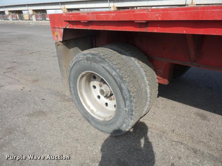 image for item J1570 1998 Fontaine flatbed trailer