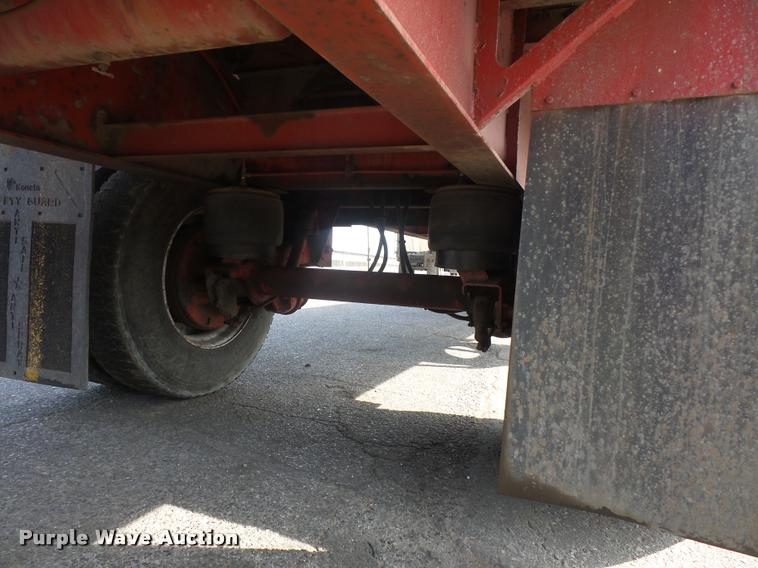 image for item J1570 1998 Fontaine flatbed trailer