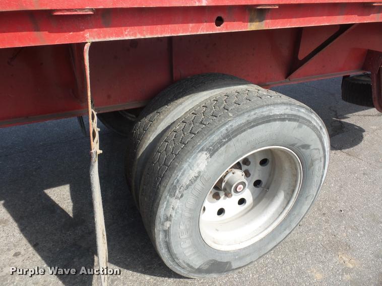 image for item J1570 1998 Fontaine flatbed trailer