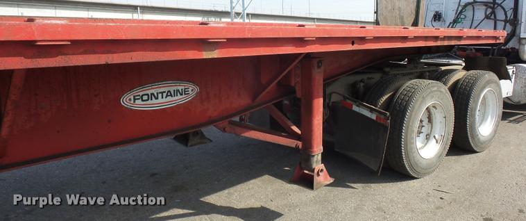 image for item J1570 1998 Fontaine flatbed trailer