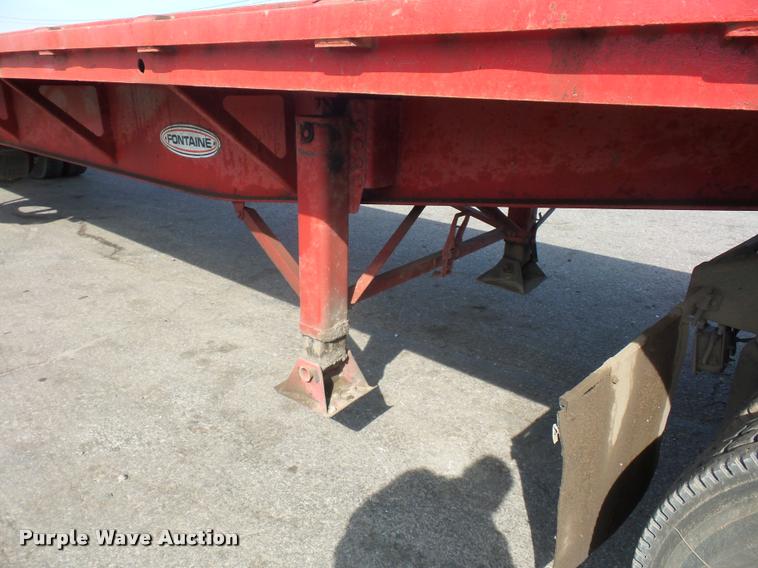 image for item J1570 1998 Fontaine flatbed trailer