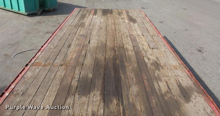 image for item J1570 1998 Fontaine flatbed trailer