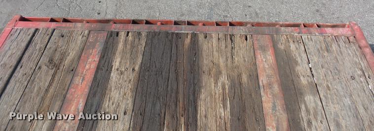 image for item J1570 1998 Fontaine flatbed trailer