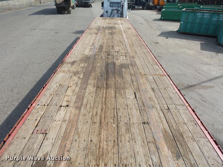 image for item J1570 1998 Fontaine flatbed trailer