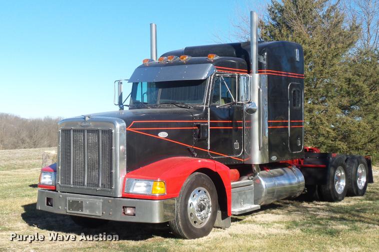 image for item J1573 1997 Peterbilt 377 semi truck