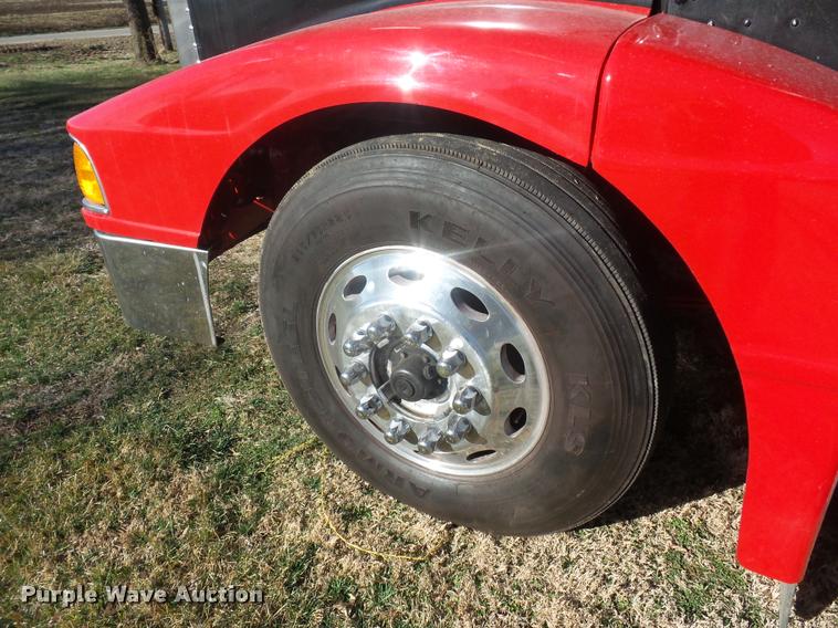 image for item J1573 1997 Peterbilt 377 semi truck