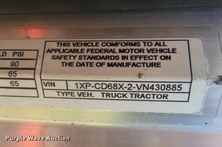 image for item J1573 1997 Peterbilt 377 semi truck