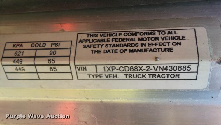 image for item J1573 1997 Peterbilt 377 semi truck