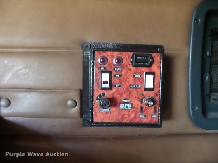 image for item J1573 1997 Peterbilt 377 semi truck