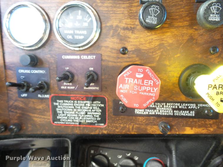 image for item J1573 1997 Peterbilt 377 semi truck