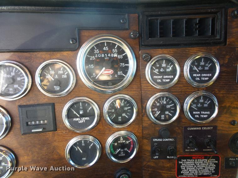 image for item J1573 1997 Peterbilt 377 semi truck