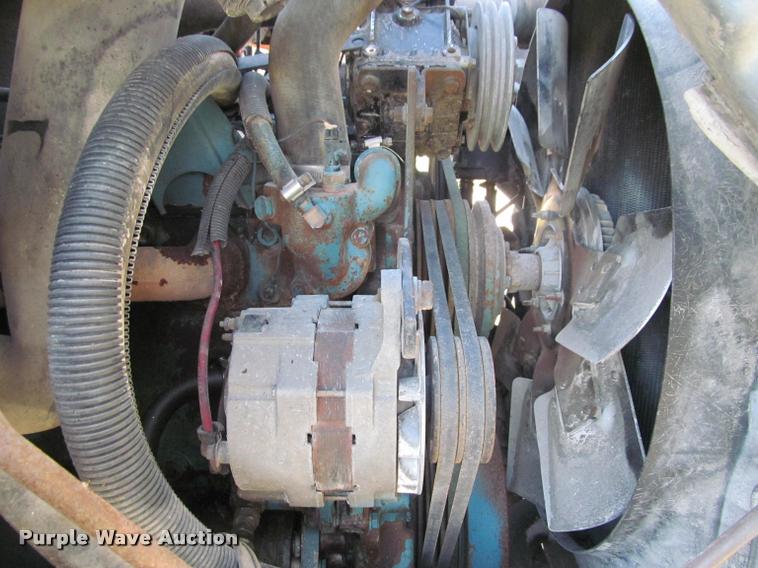 image for item K4966 1992 International 8100 truck chassis