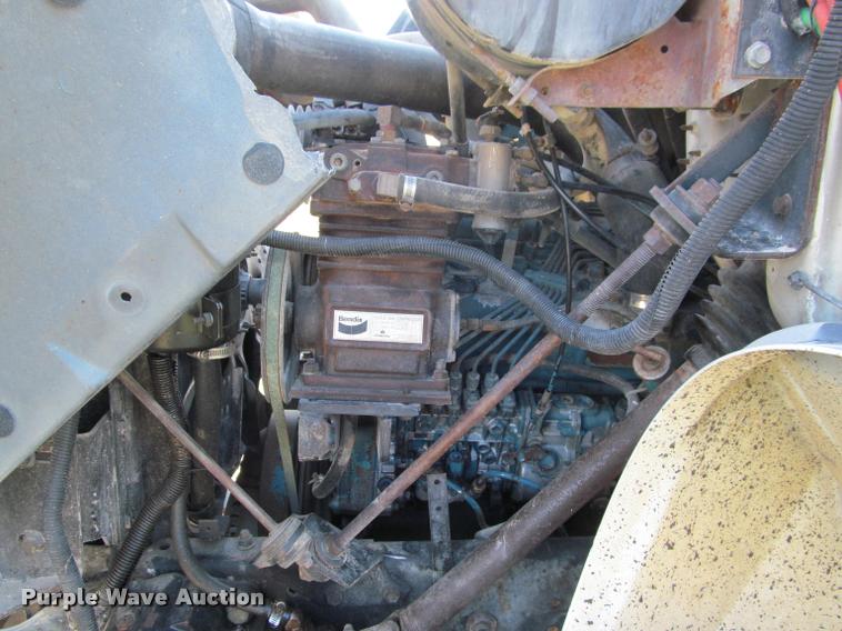 image for item K4966 1992 International 8100 truck chassis