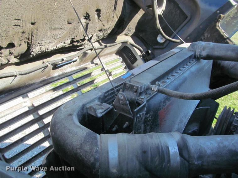 image for item K4966 1992 International 8100 truck chassis