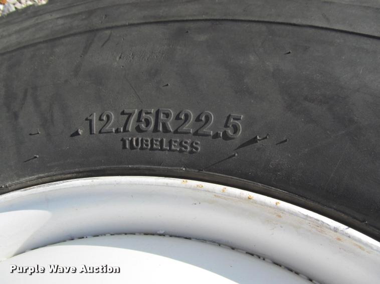 image for item K4966 1992 International 8100 truck chassis