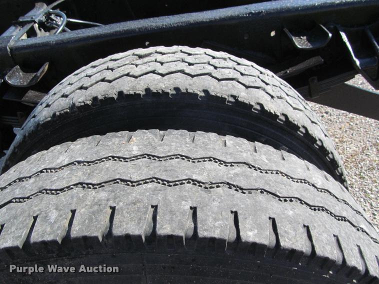 image for item K4966 1992 International 8100 truck chassis