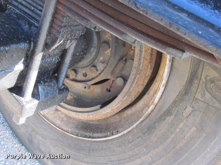 image for item K4966 1992 International 8100 truck chassis