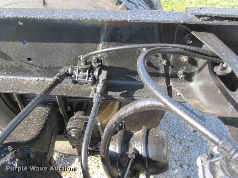 image for item K4966 1992 International 8100 truck chassis