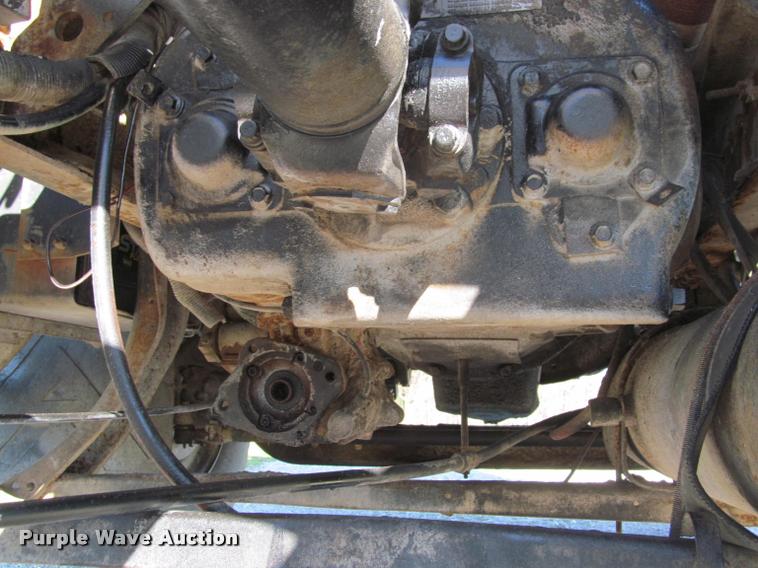 image for item K4966 1992 International 8100 truck chassis