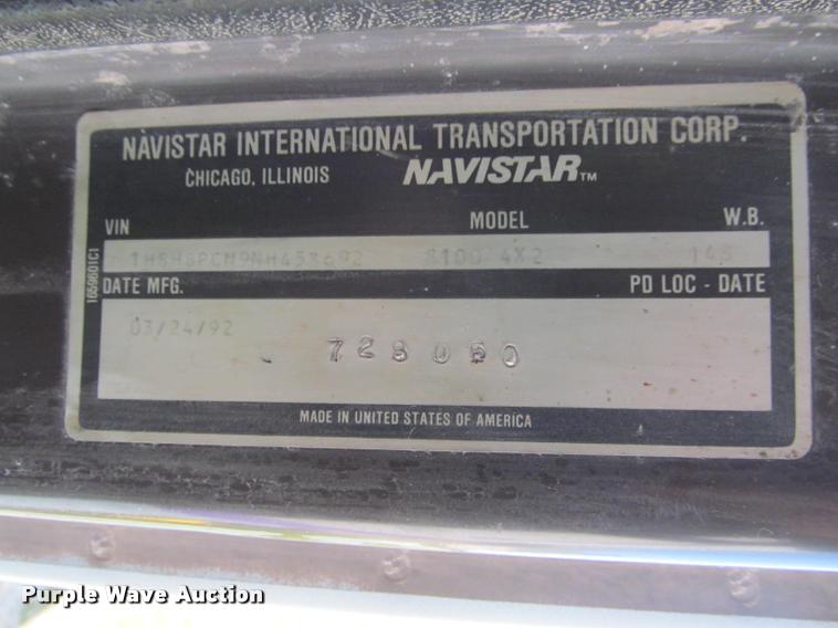 image for item K4966 1992 International 8100 truck chassis