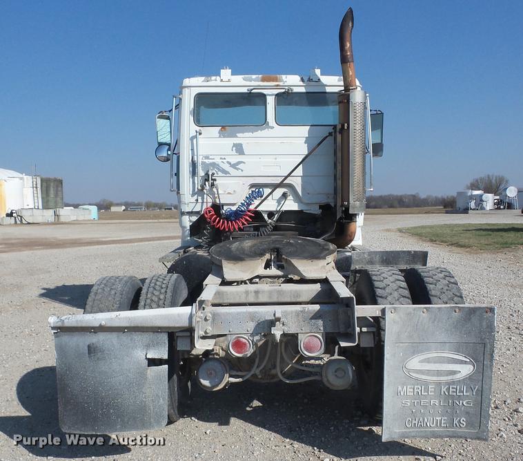 image for item K6485 1987 Freightliner FLC112 semi truck