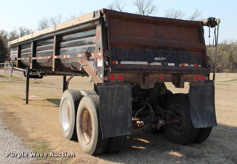 image for item L3029 1992 Lufkin end dump trailer