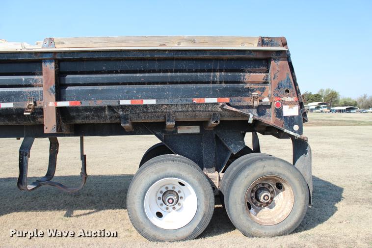 image for item L3029 1992 Lufkin end dump trailer