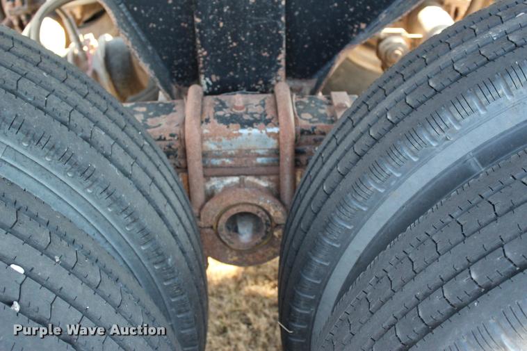 image for item L3029 1992 Lufkin end dump trailer