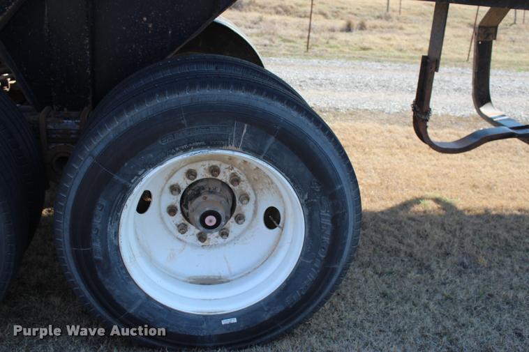 image for item L3029 1992 Lufkin end dump trailer