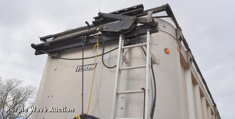image for item L5157 2004 Trail King TI-Brook AWKFLR 53 end dump trailer